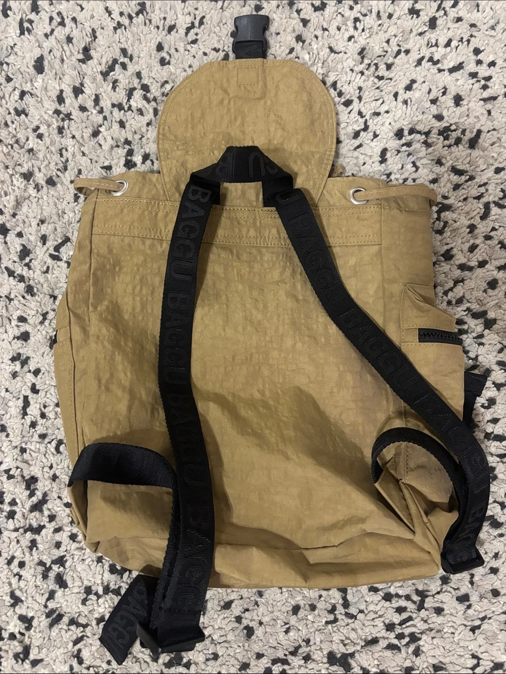 BAGGU sport backpack in khaki